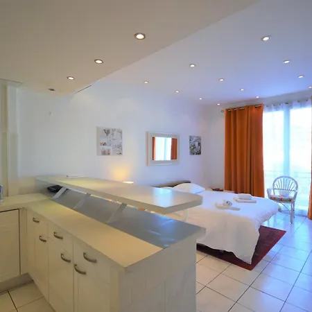 Palais Miramar - White Jardin - 20m Apartment Cannes