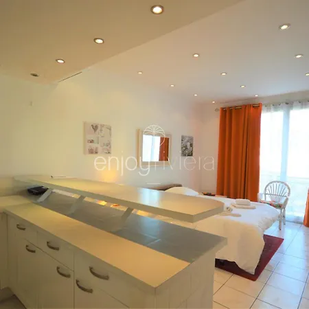 Palais Miramar - White Jardin - 20m Apartment *